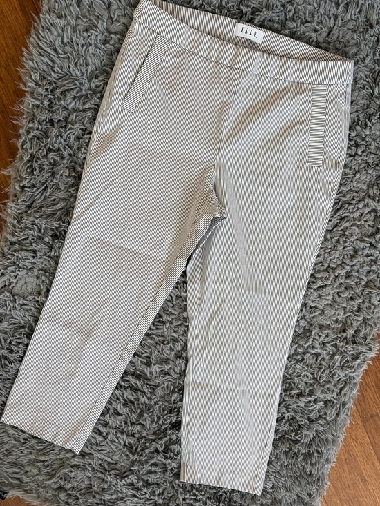Elle Pants - Elle Pants Gray and White Pinstripe Cropped Trousers Pull On Stretch SZ: L